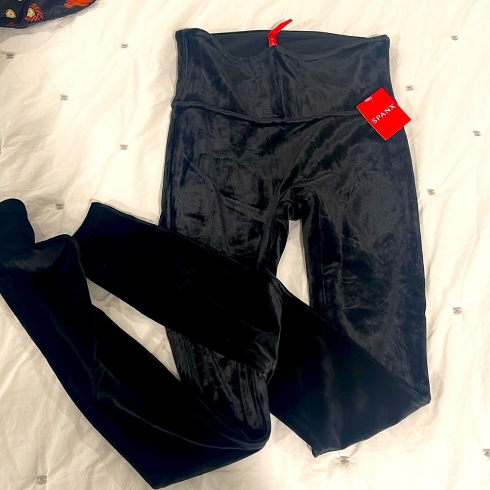 Spanx Black Velvet Leggings Size S NWT